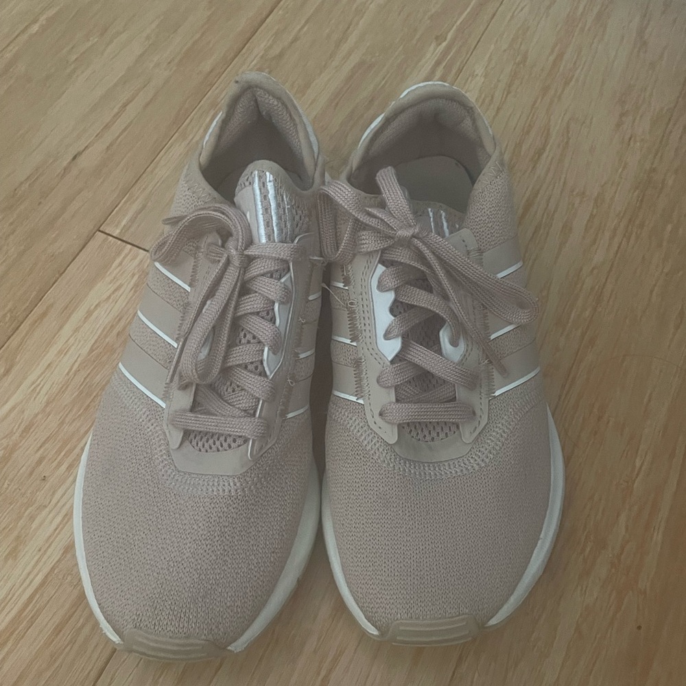 EUC Adidas swift athletic shoes blush pink/flesh tone  sz 7